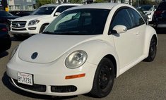 2010 Volkswagen New Beetle Base