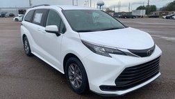 2026 Toyota Sienna LE 8-Passenger