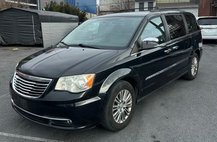 2013 Chrysler Town and Country Touring-L