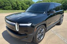 2025 Rivian R1S Adventure
