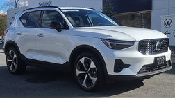 2025 Volvo XC40 B5 Plus Dark Theme