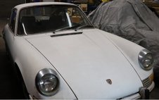 1970 Porsche 911 Coupe. Rare, beautiful car. 2.2 liter engine.