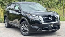 2025 Nissan Pathfinder S