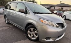 2014 Toyota Sienna LE 7-Passenger Auto Access Seat