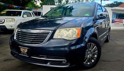 2014 Chrysler Town and Country Touring-L