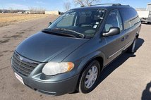 2005 Chrysler Town and Country Touring