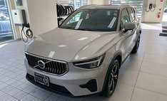 2025 Volvo XC40 B5 Core Bright Theme