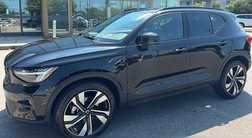 2023 Volvo XC40 B5 Plus Dark Theme