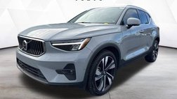 2024 Volvo XC40 B5 Plus Bright Theme