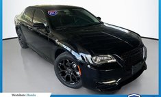 2023 Chrysler 300 Touring L