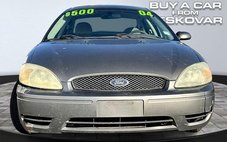 2004 Ford Taurus SE