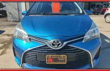 2015 Toyota Yaris LE 5-Door AT