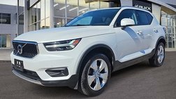 2022 Volvo XC40 T5 Momentum