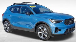 2023 Volvo XC40 B5 Plus Dark Theme