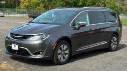 2017 Chrysler Pacifica Hybrid Platinum