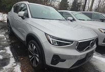 2023 Volvo XC40 B5 Plus Bright Theme