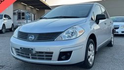 2011 Nissan Versa Base