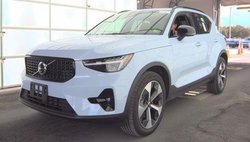 2025 Volvo XC40 B5 Plus Dark Theme