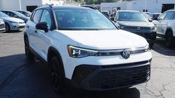 2025 Volkswagen Taos SE Black