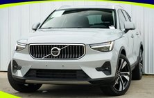 2024 Volvo XC40 B5 Plus Bright Theme