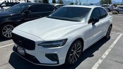 2022 Volvo S60 B5 Momentum