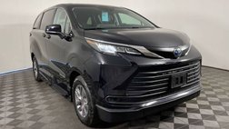 2023 Toyota Sienna LE 8-Passenger