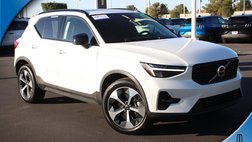 2023 Volvo XC40 B5 Plus Dark Theme