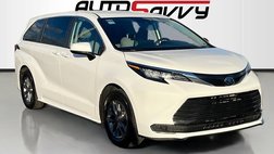 2022 Toyota Sienna LE 8-Passenger