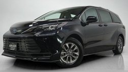 2024 Toyota Sienna LE 8-Passenger