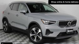 2025 Volvo XC40 B5 Core Bright Theme
