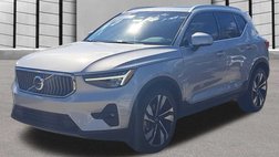 2023 Volvo XC40 B5 Plus Bright Theme