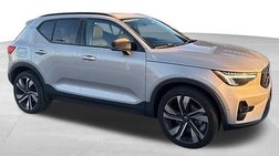 2023 Volvo XC40 B5 Plus Dark Theme