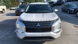 2024 Mitsubishi Outlander ES