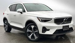 2025 Volvo XC40 B5 Plus Bright Theme