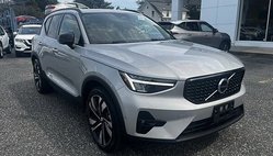 2023 Volvo XC40 B5 Plus Dark Theme