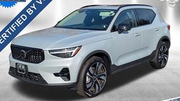 2024 Volvo XC40 B5 Ultimate Dark Theme