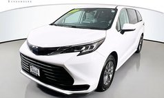 2023 Toyota Sienna LE 8-Passenger