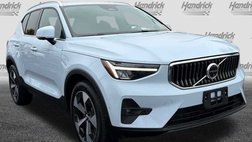 2025 Volvo XC40 B5 Core Bright Theme