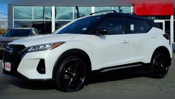 2022 Nissan Kicks SR