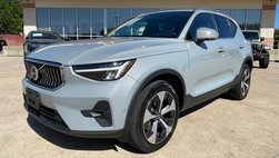 2024 Volvo XC40 B5 Plus Bright Theme