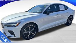 2023 Volvo S60 B5 Core Dark Theme