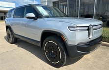 2025 Rivian R1S Adventure