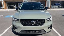 2023 Volvo XC40 B5 Plus Dark Theme