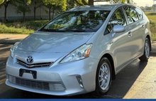 2014 Toyota Prius v Five