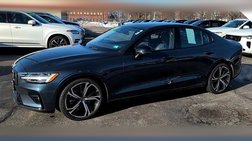 2024 Volvo S60 B5 Core Dark Theme