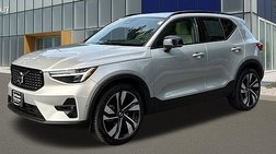 2024 Volvo XC40 B5 Ultimate Dark Theme