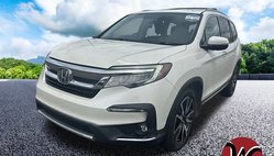 2019 Honda Pilot Touring w/Rear Captain's Chairs