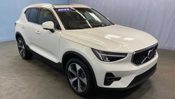 2025 Volvo XC40 B5 Plus Bright Theme