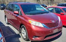 2017 Toyota Sienna LE