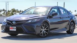 2022 Toyota Camry Hybrid SE